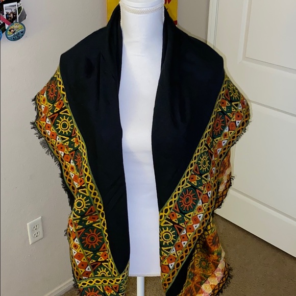 Frye Accessories - Frye one size wrap/scarf 🧣